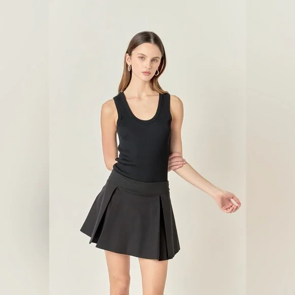 NWOT ENGLISH FACTORY SPORTSWEAR STRETCHED SKORT - Picture 6 of 11